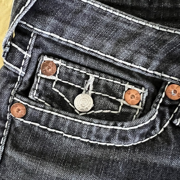 True Religion 2 Shorts - Picture 8 of 10